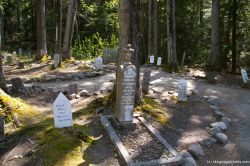 Gold Rush Cemetary in Skagway 9.jpg