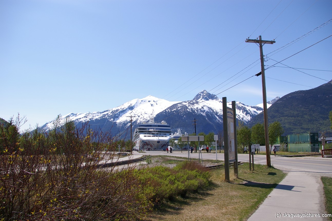 NCL Pearl docked at Skagway.jpg